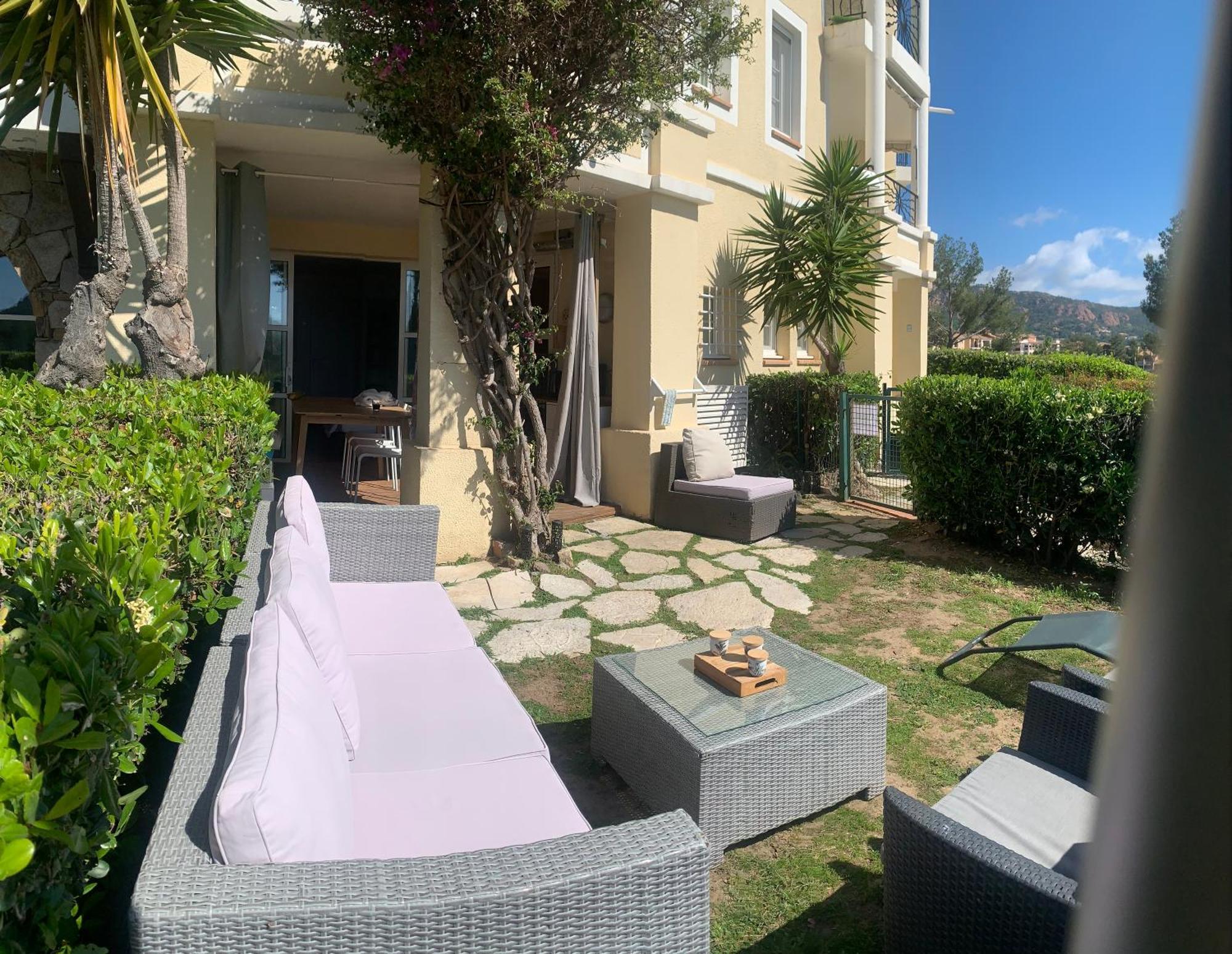 T2 En Rez De Jardin Privatif Cloture , Cap Esterel Pierre Et Vacances ,Piscine Chauffee Des Le 05 Avril Au 02 Novembre Saint-Raphaël Exterior foto